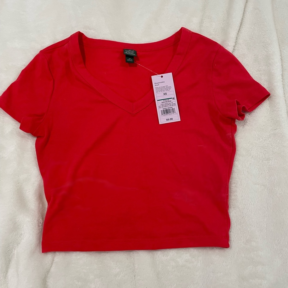 Wilde fable, red basic tee, short sleeve